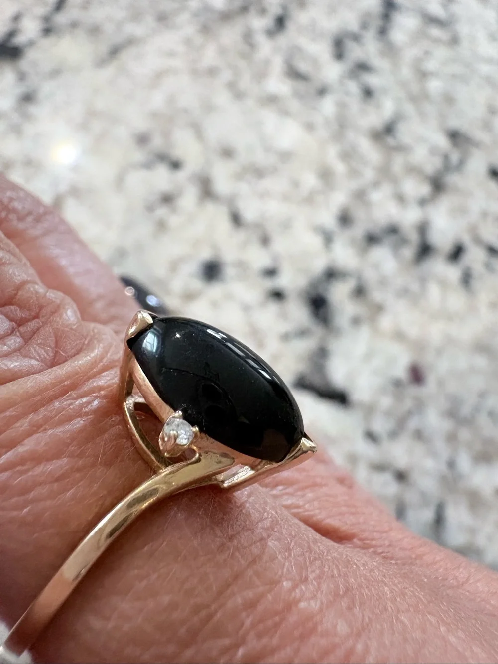 10K solid gold Onyx cabochon ring with diamonds in EXCELLENT condition size 7.75